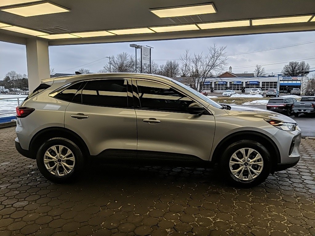 Used 2023 Ford Escape Active image 4