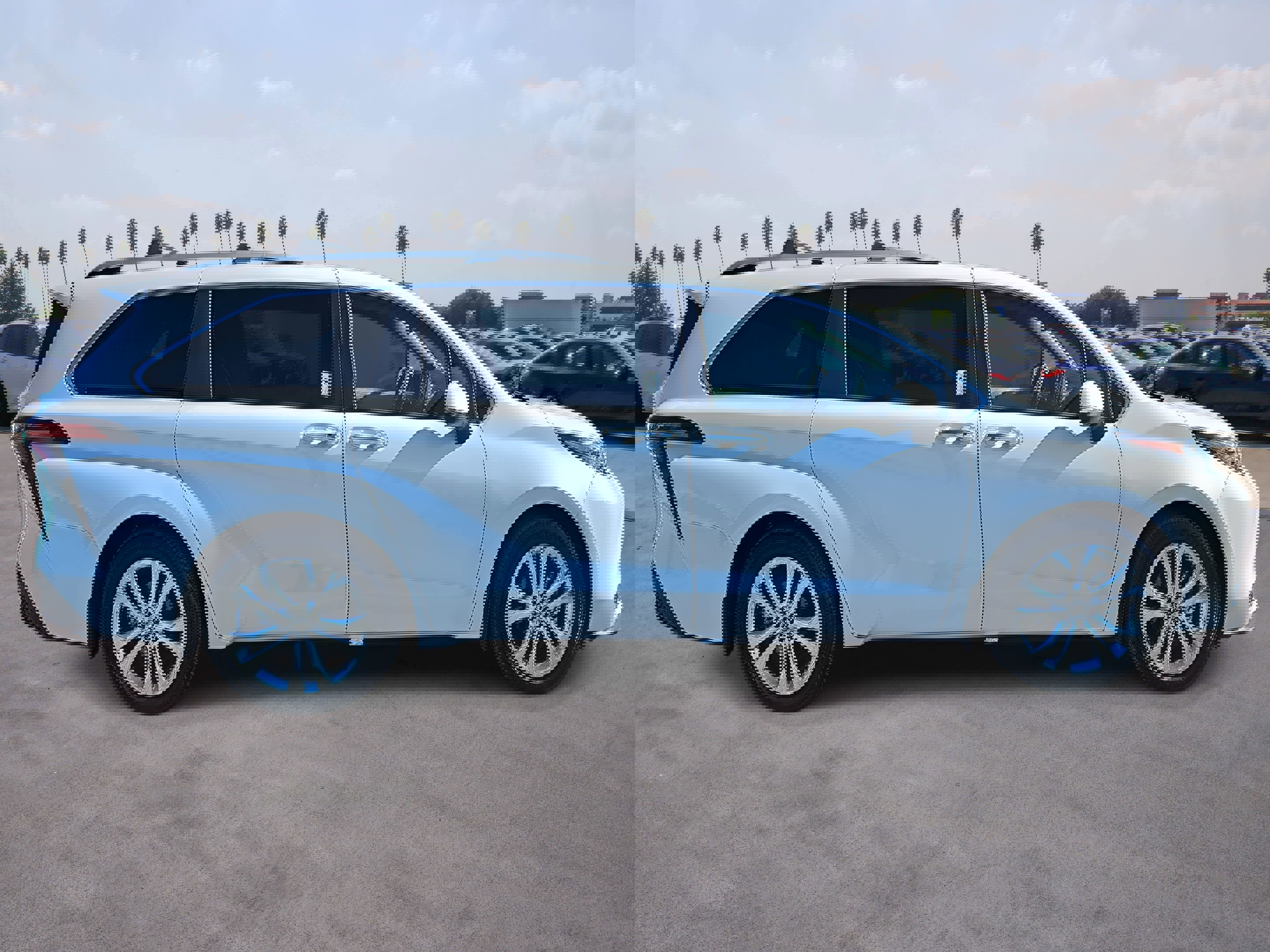 Used 2024 Toyota Sienna Platinum image 4