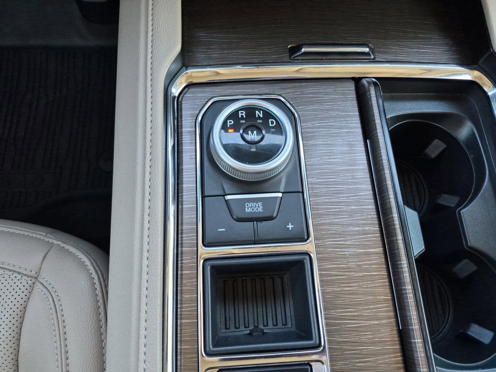 Used 2024 Ford Expedition Limited image 20