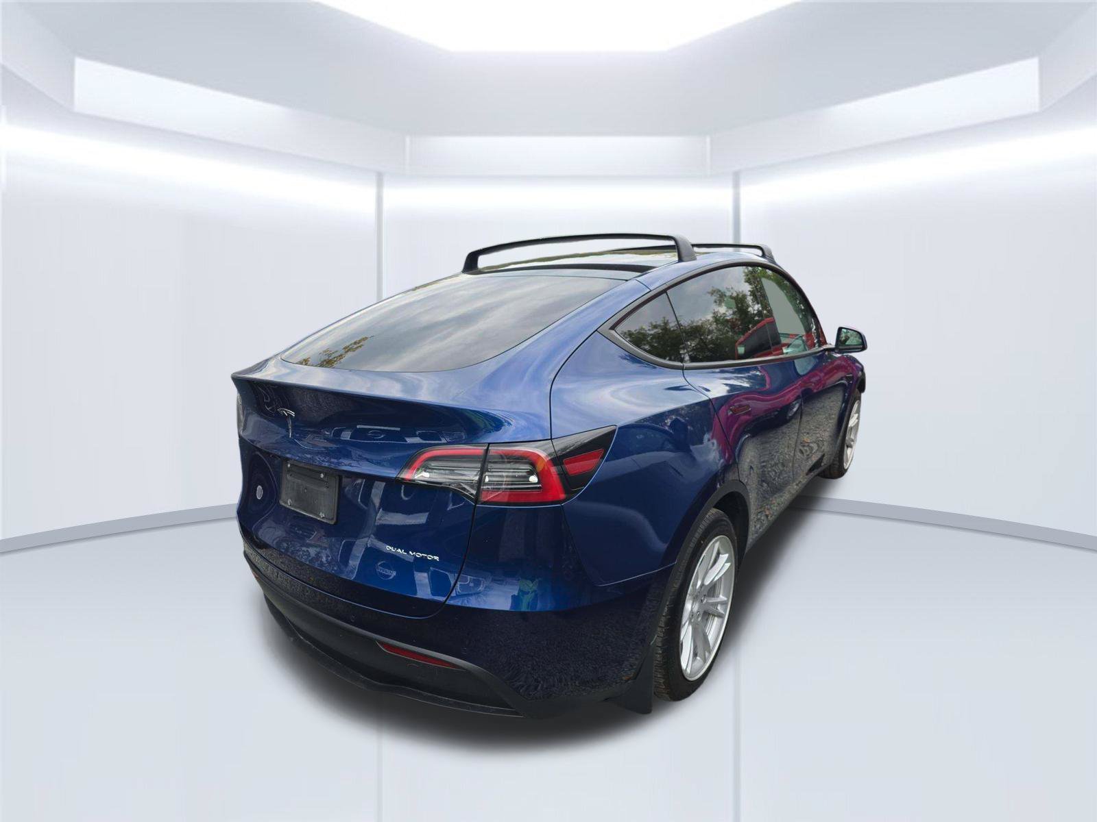 Used 2021 Tesla Model Y Long Range AWD/4WD image 2