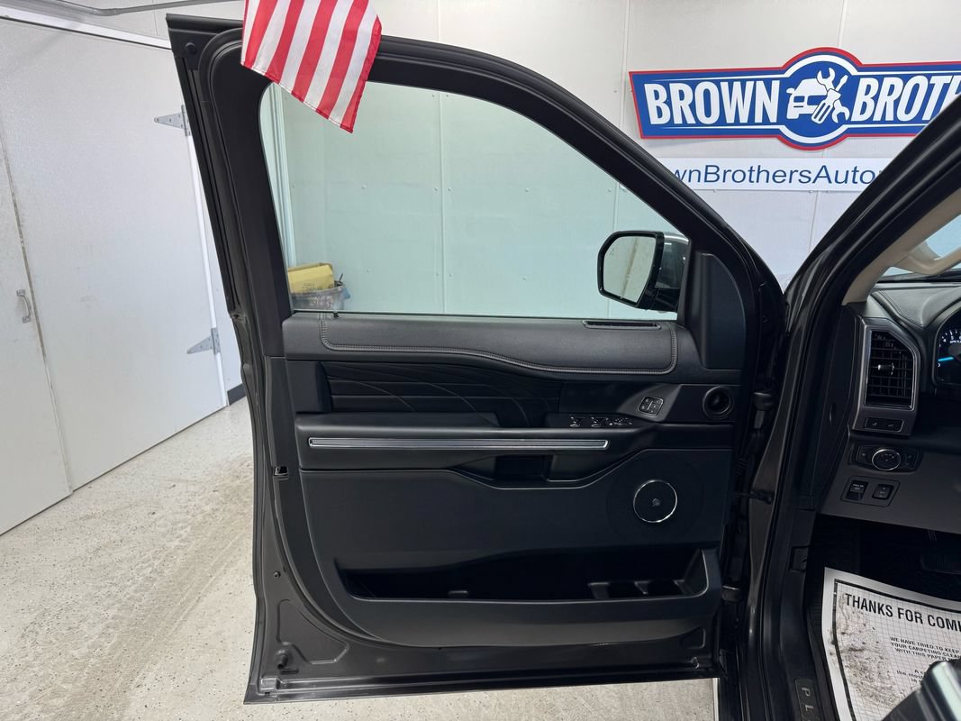 Used 2019 Ford Expedition Platinum AWD/4WD image 17