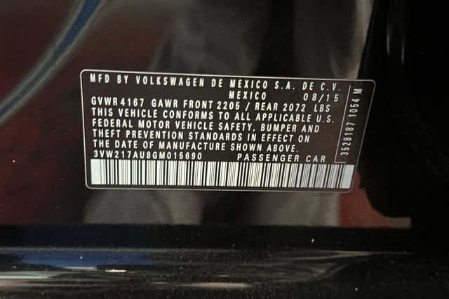 Used 2016 Volkswagen Golf S image 37