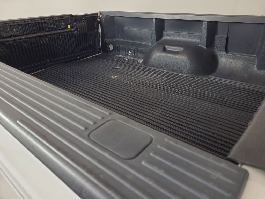 Used 2016 Ford F250 Platinum w/ FX4 Off-Road Package AWD/4WD image 24