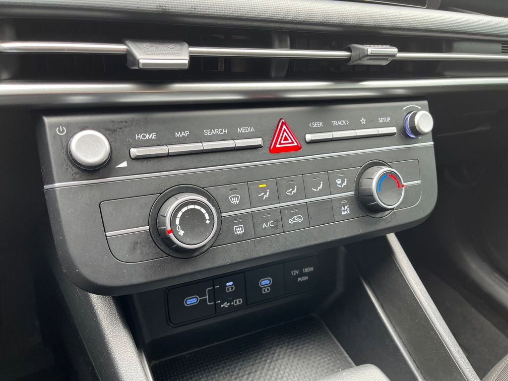 Used 2025 Hyundai Tucson SE image 23