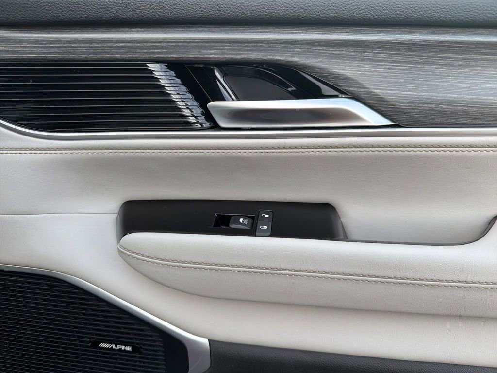 Used 2024 Jeep Wagoneer Series III image 26