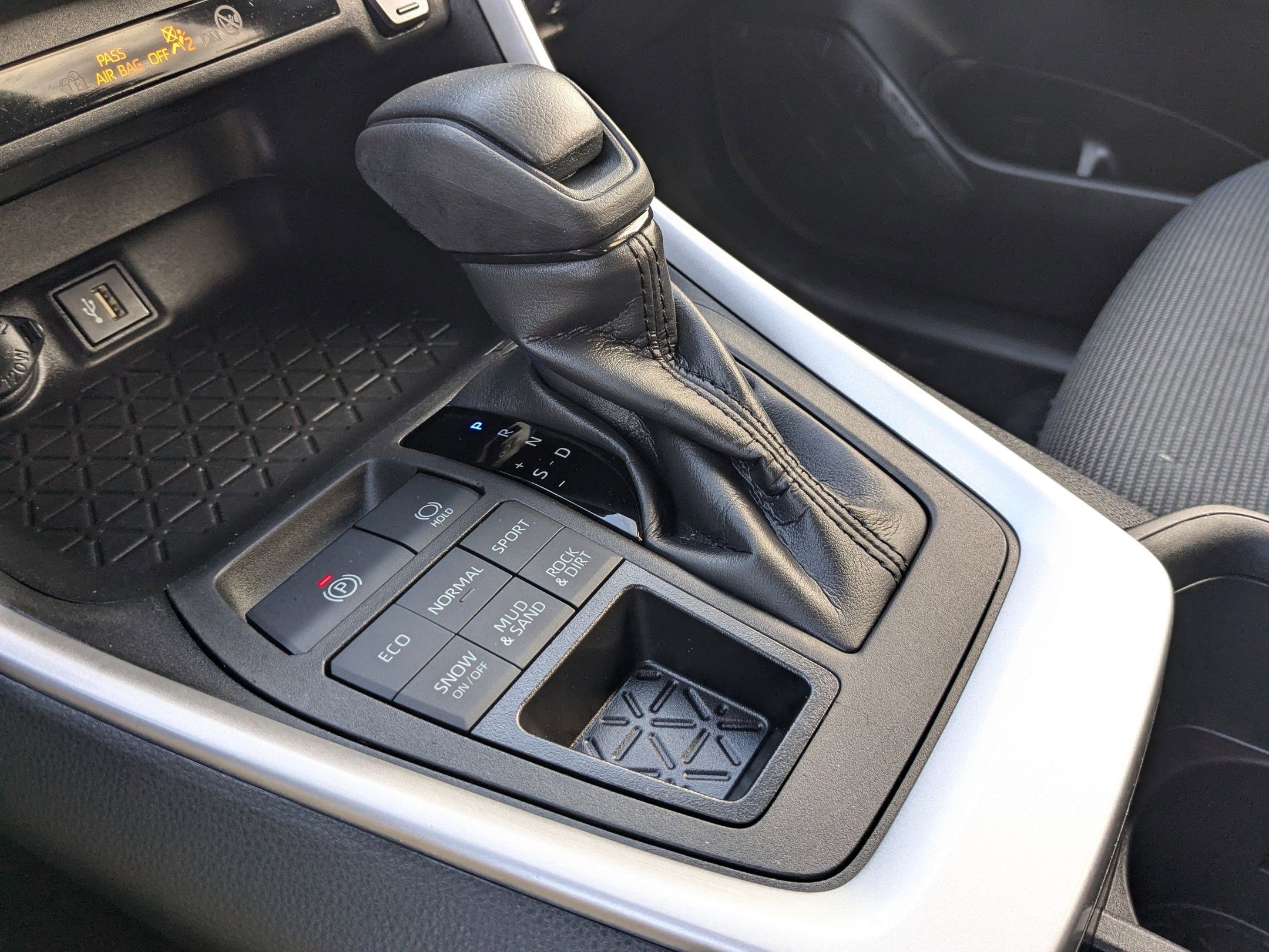 Used 2023 Toyota RAV4 LE image 25