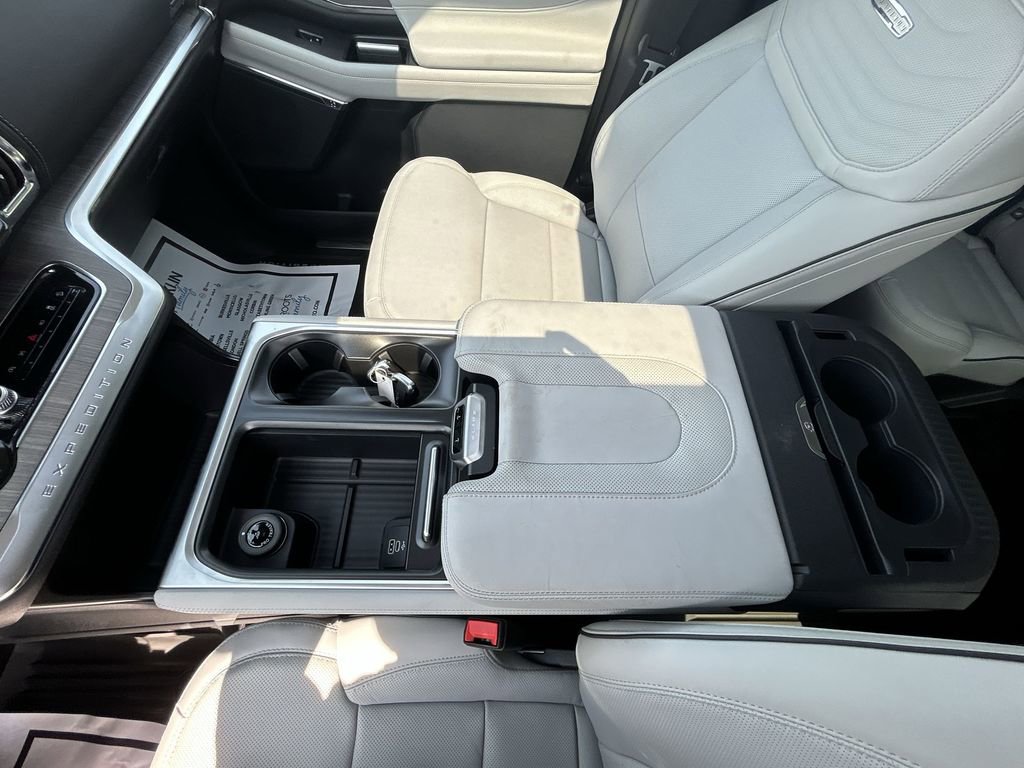 New 2026 Ford Expedition Platinum image 27