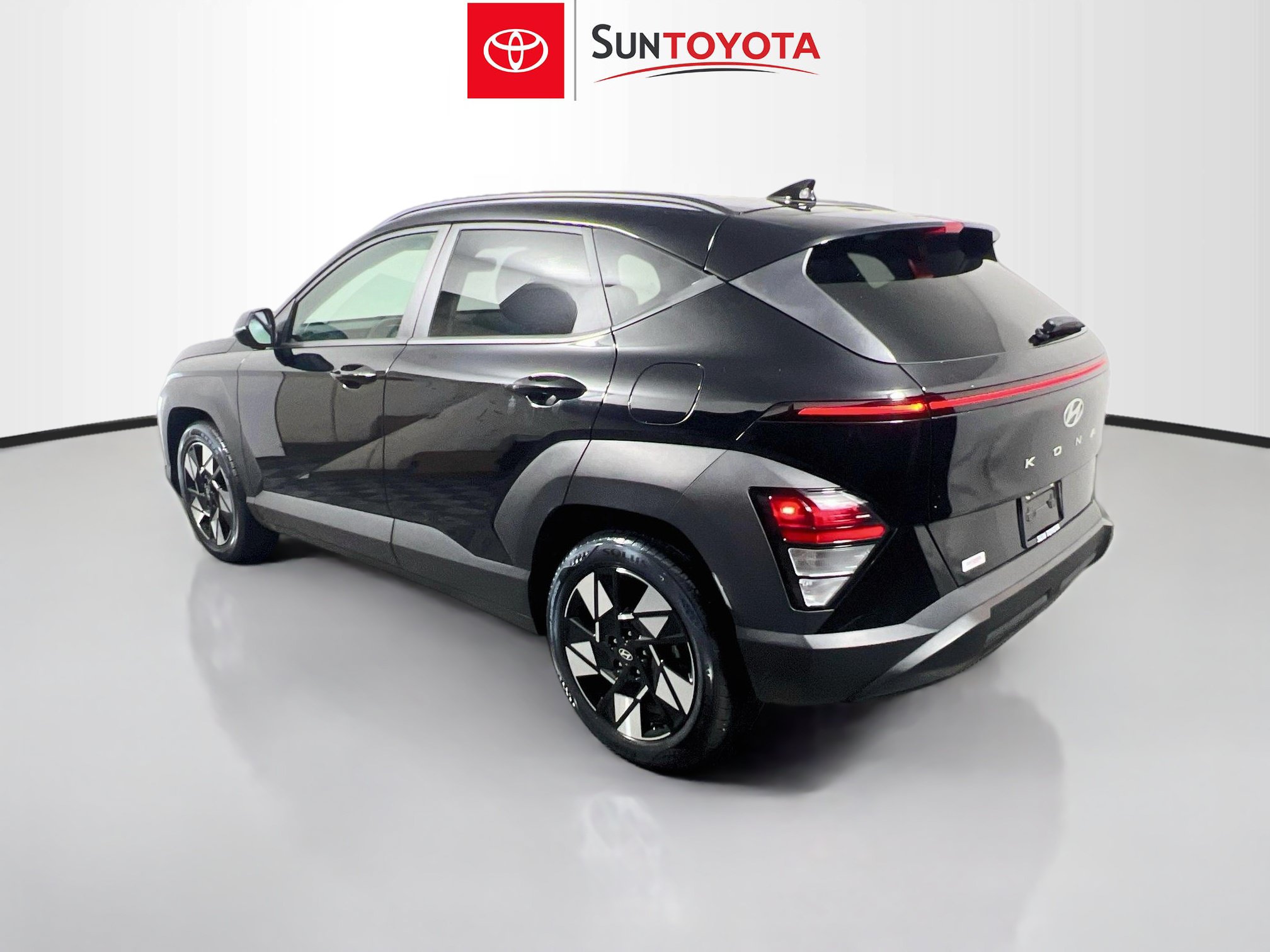 Used 2025 Hyundai Kona SEL FWD image 6