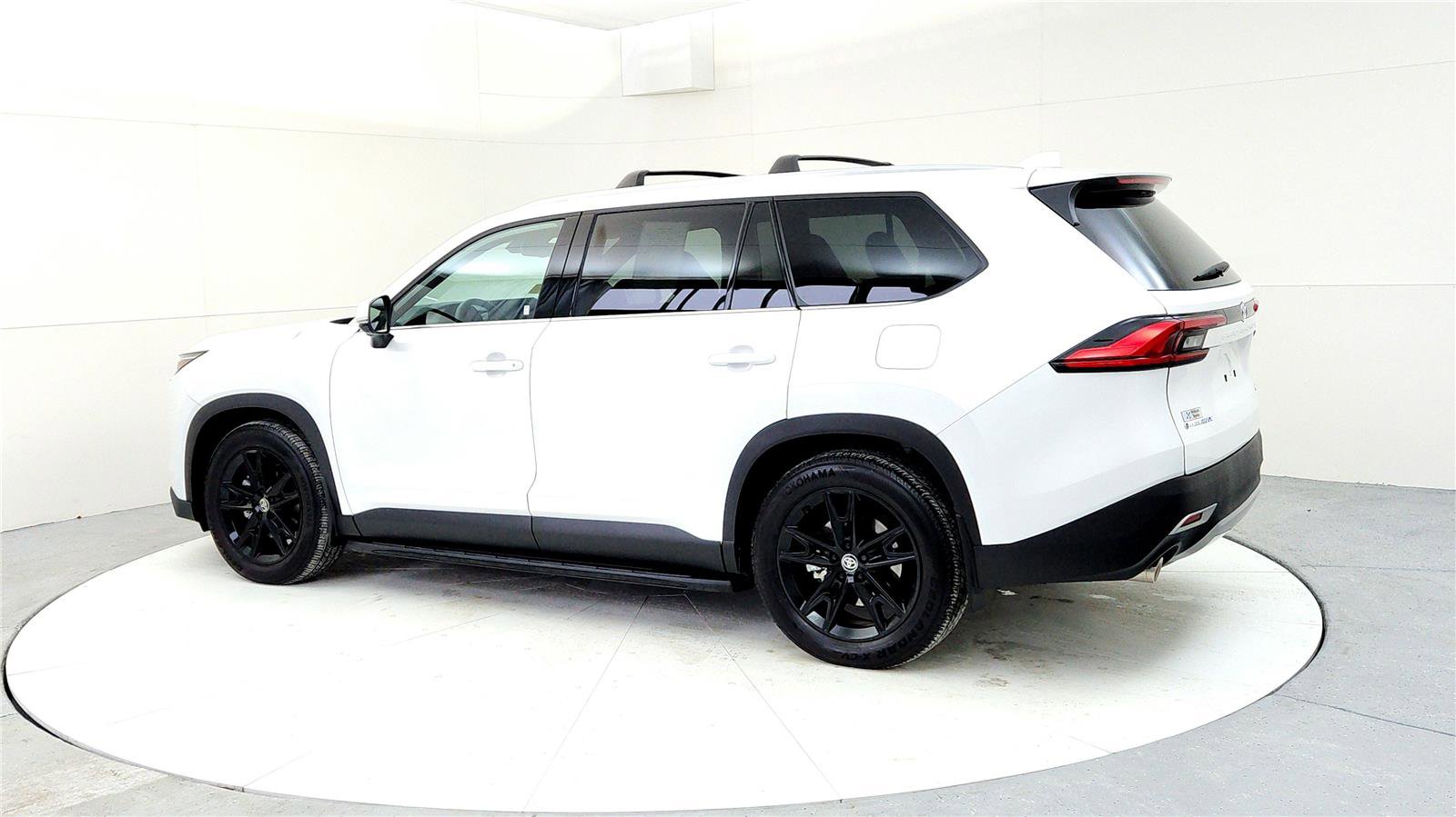 Used 2024 Toyota Grand Highlander AWD Hybrid image 4