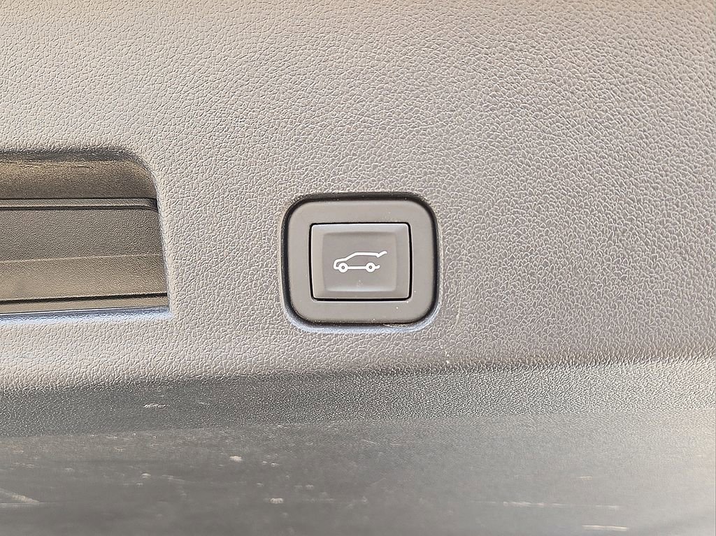 Used 2025 Buick Enclave Preferred image 14