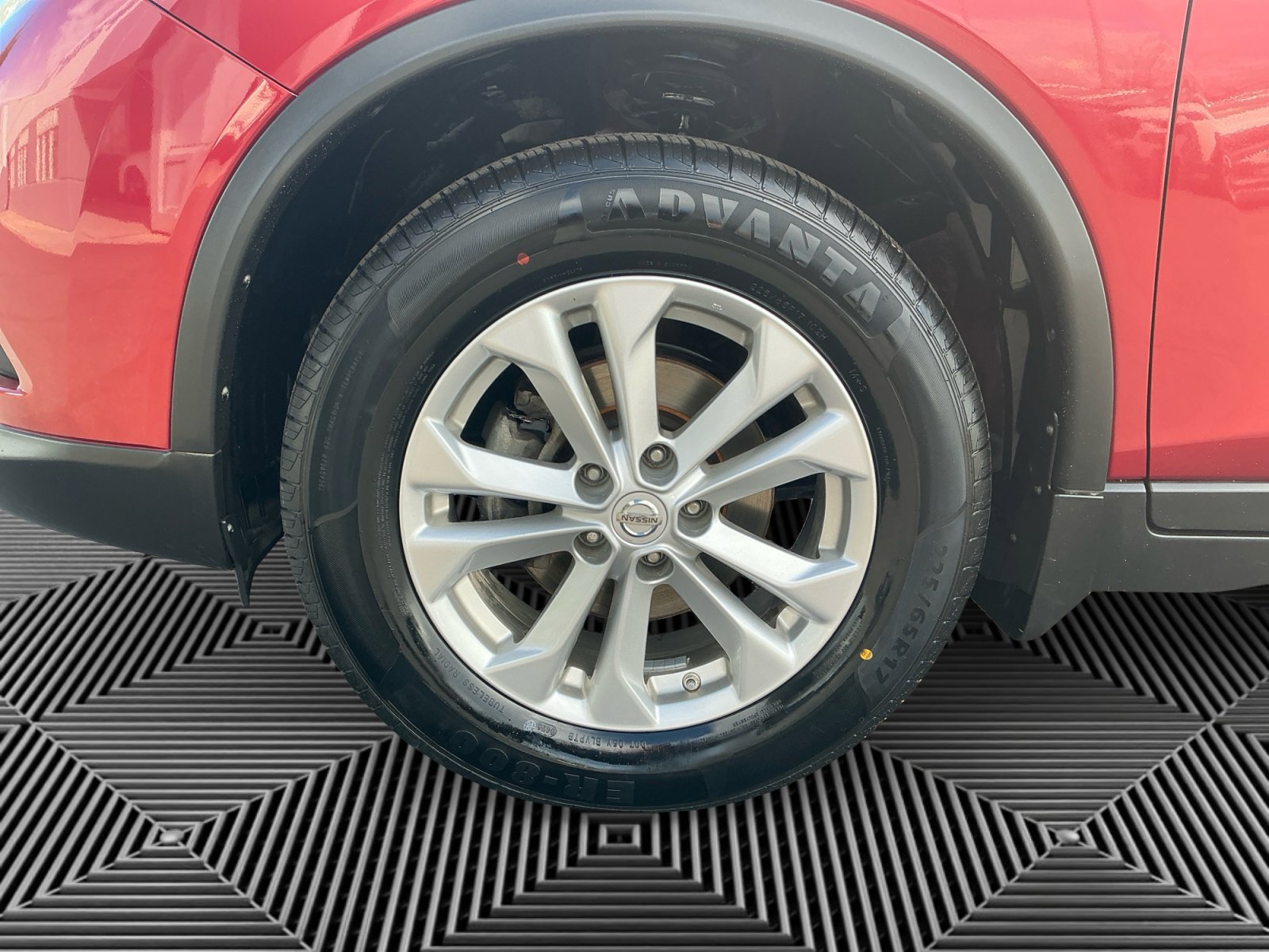 Used 2015 Nissan Rogue SV AWD/4WD image 14