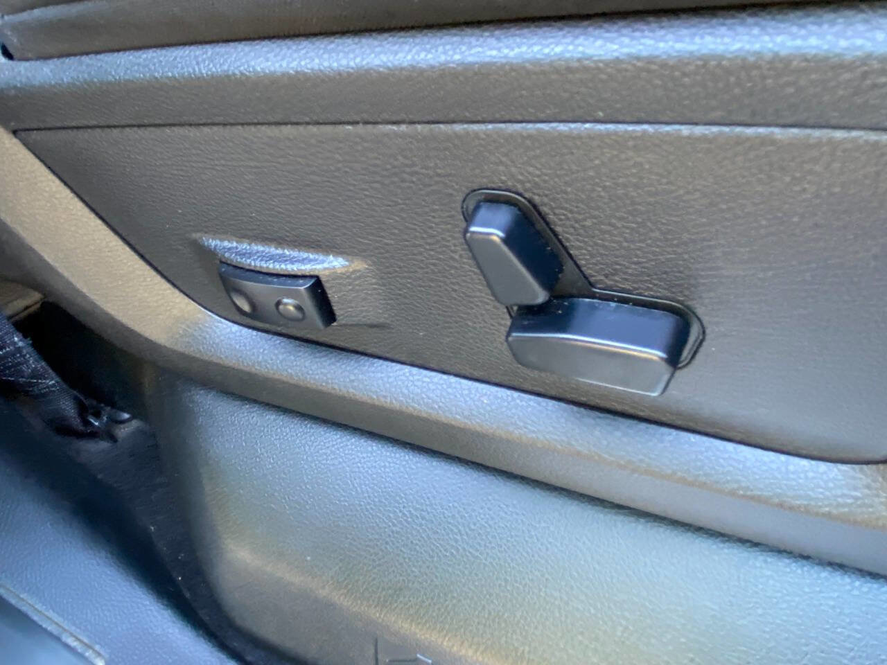 Used 2013 RAM 1500 Limited AWD/4WD image 62