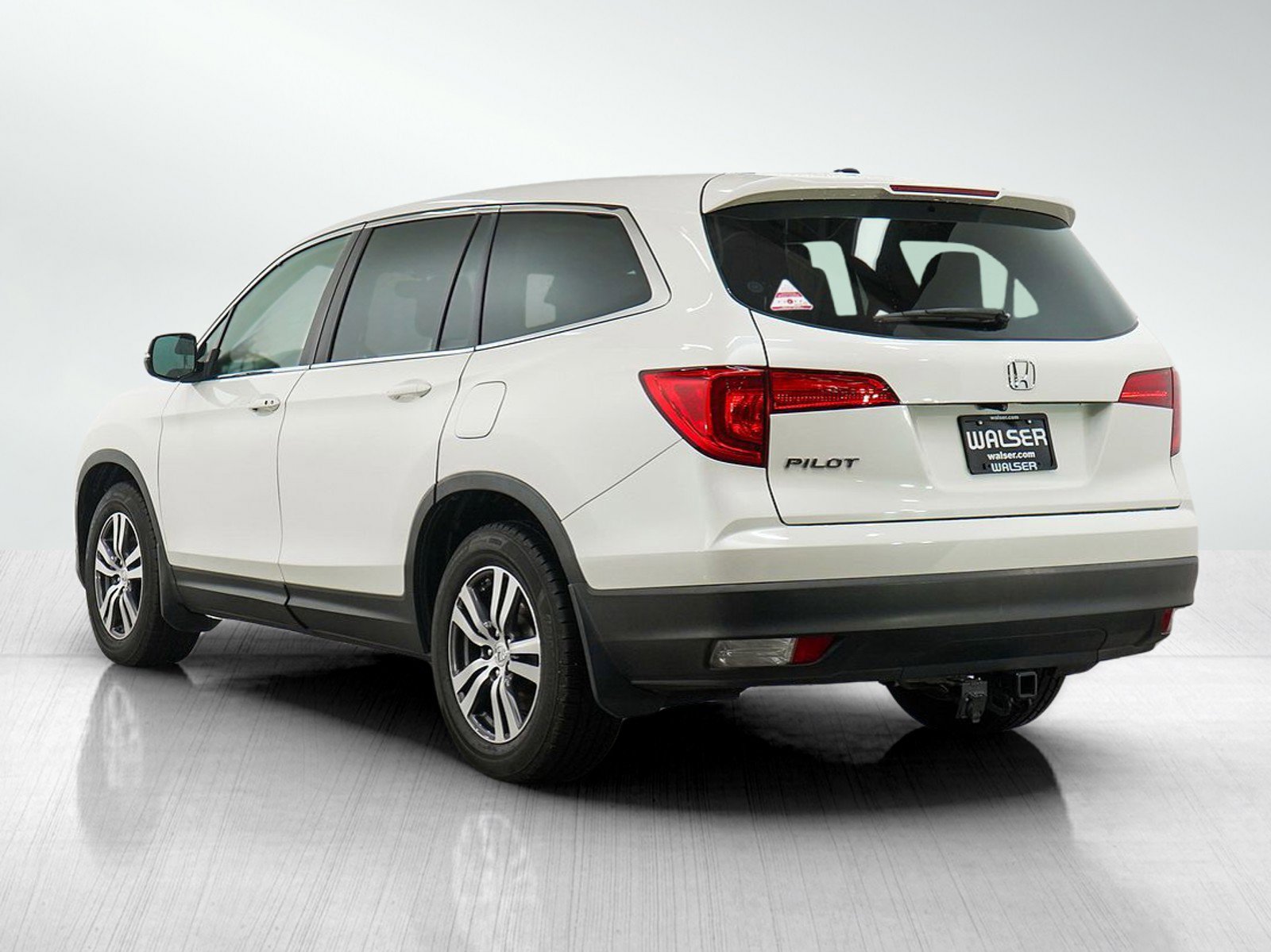 Used 2017 Honda Pilot EX-L image 3