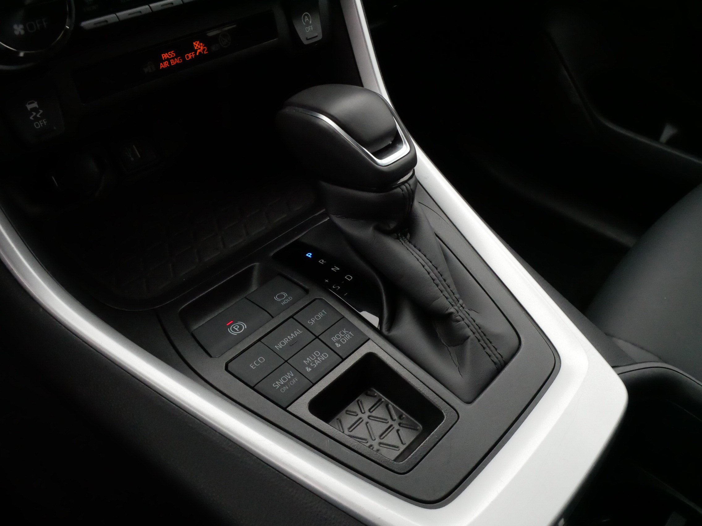 Certified 2025 Toyota RAV4 XLE Premium image 24