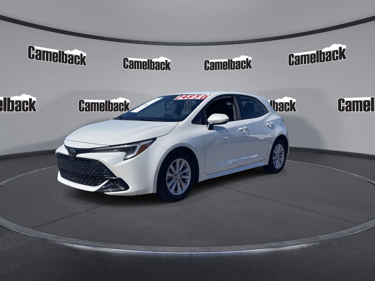 Used 2024 Toyota Corolla SE FWD image 3