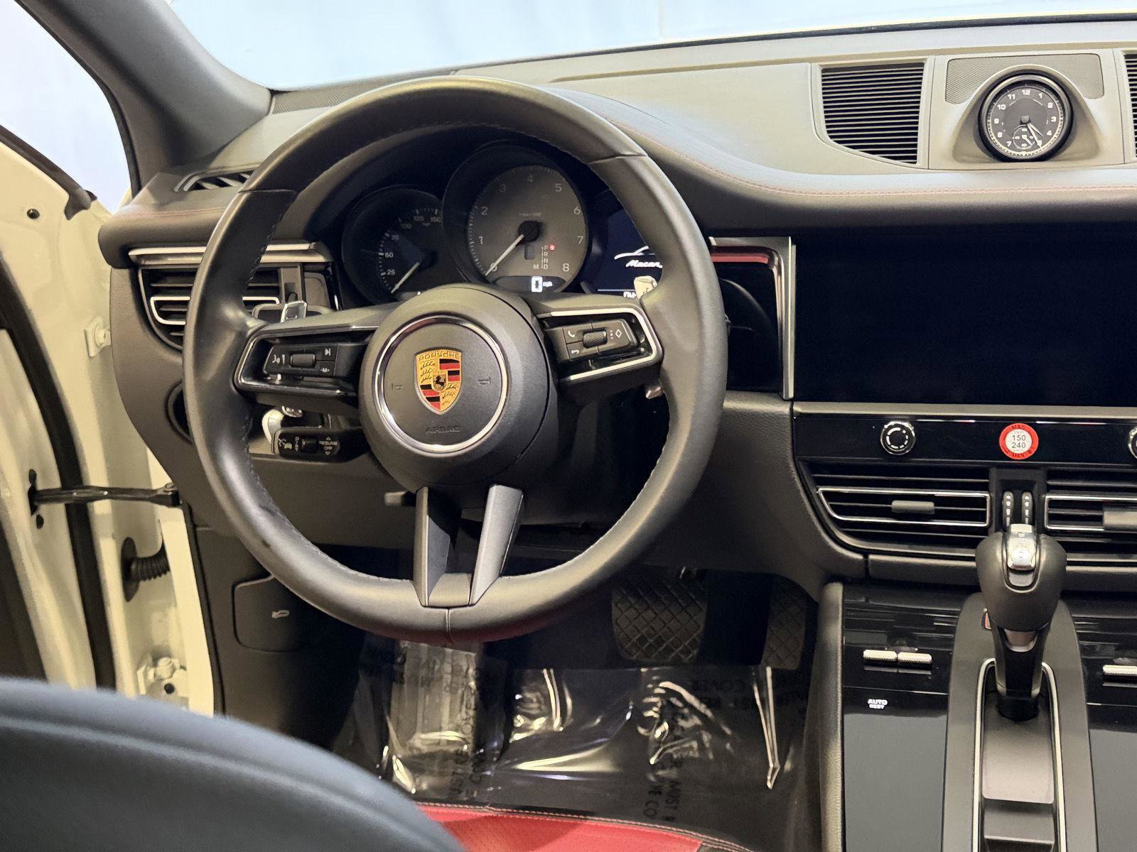 Certified 2023 Porsche Macan S image 20