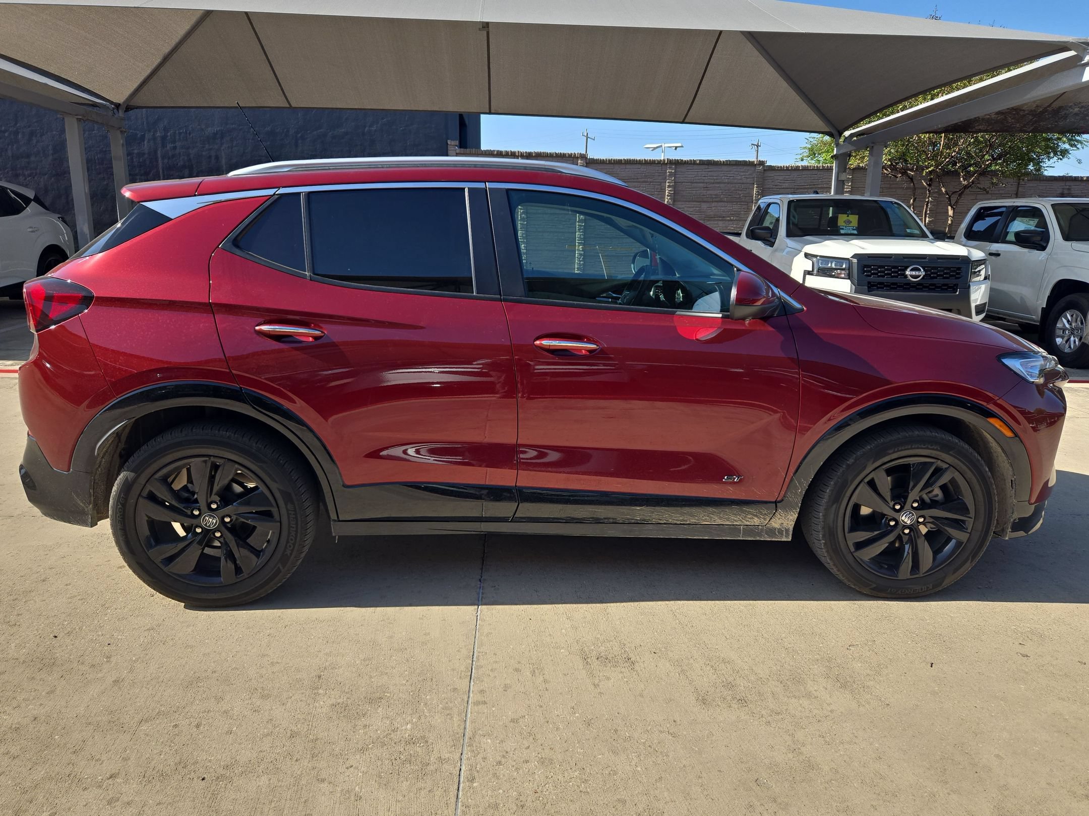 Used 2025 Buick Encore GX Sport Touring w/ Advanced Technology Package FWD image 2