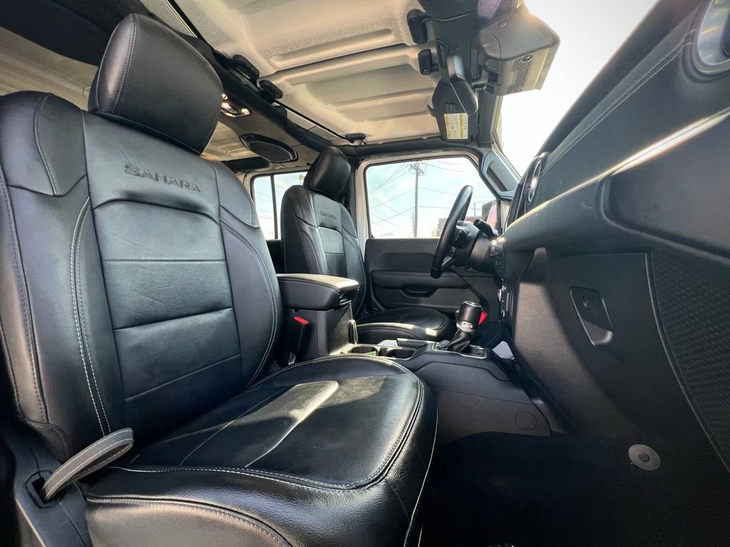 Used 2022 Jeep Wrangler Unlimited Sahara w/ Cold Weather Group image 33