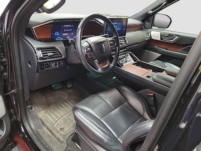 Used 2024 Lincoln Navigator Reserve image 5