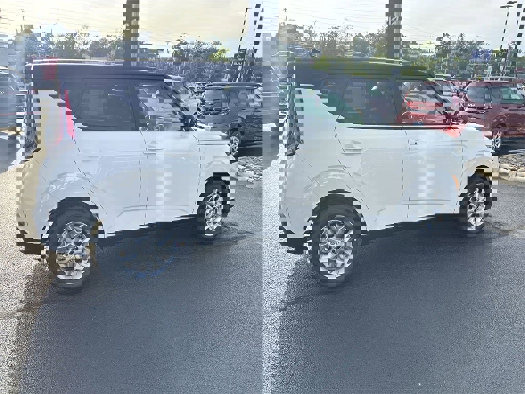 New 2025 Kia Soul S image 4