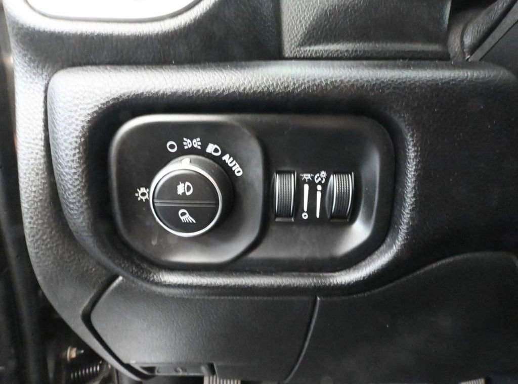Used 2020 RAM 2500 Lone Star w/ Level 2 Equipment Group AWD/4WD image 36