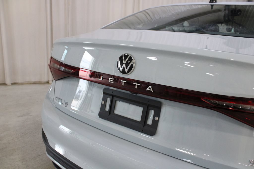 New 2027 Volkswagen Jetta SE FWD image 32