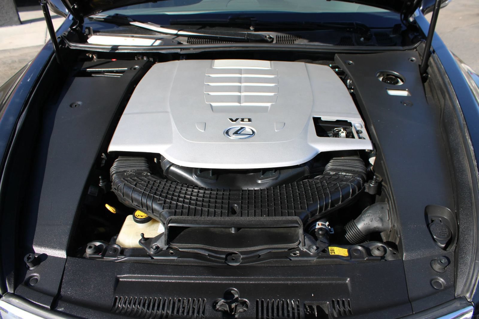 Used 2010 Lexus LS 460 RWD image 32