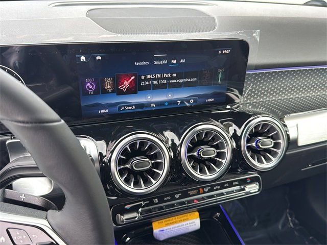 New 2026 Mercedes-Benz GLB 250 image 17