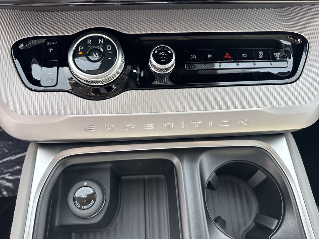 New 2026 Ford Expedition Max Active RWD image 33