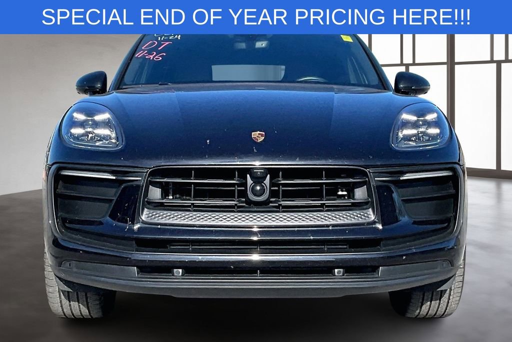 Used 2023 Porsche Macan Turbo image 2