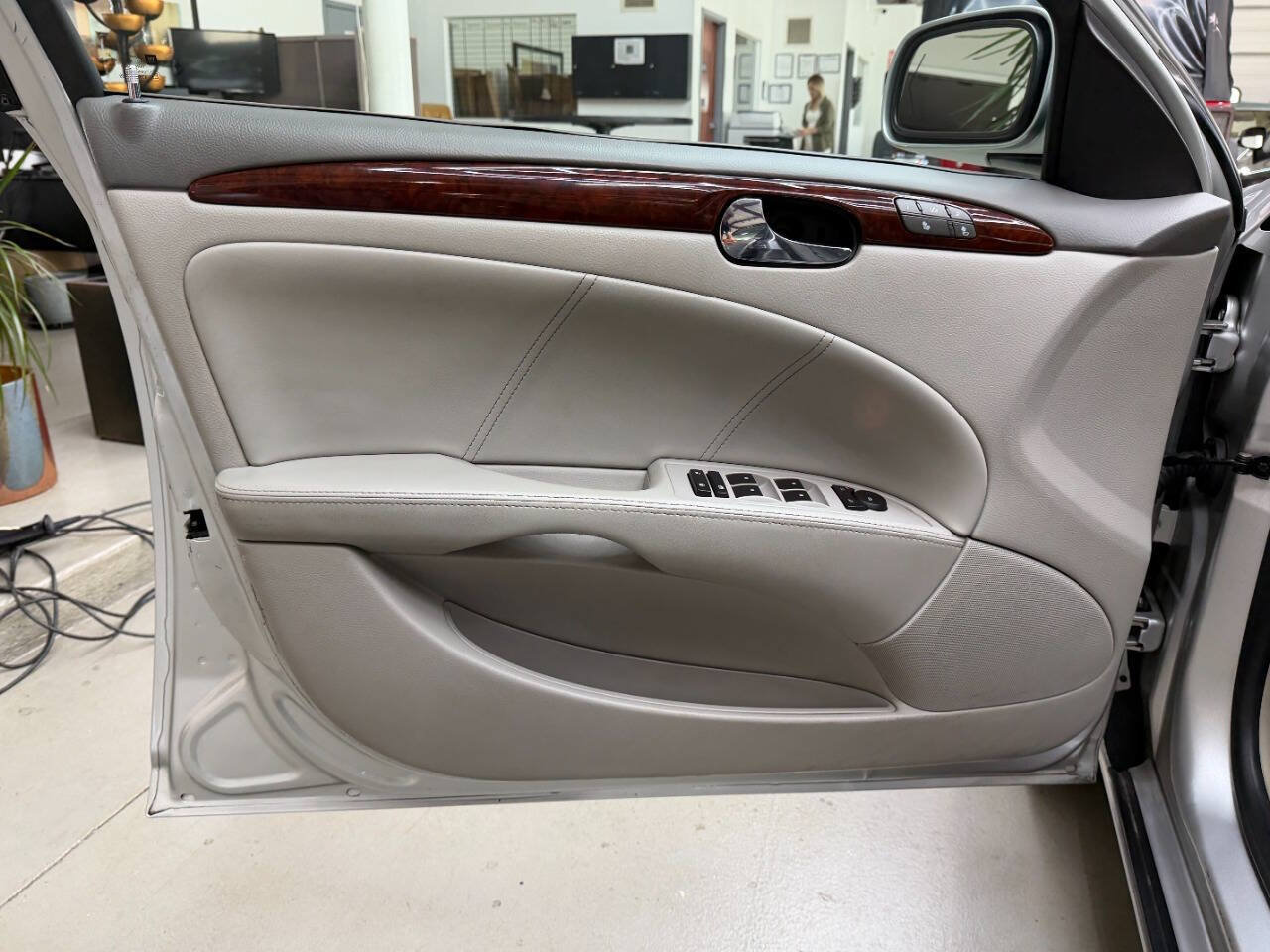 Used 2009 Buick Lucerne CXL w/ Driver Confidence Package FWD image 10