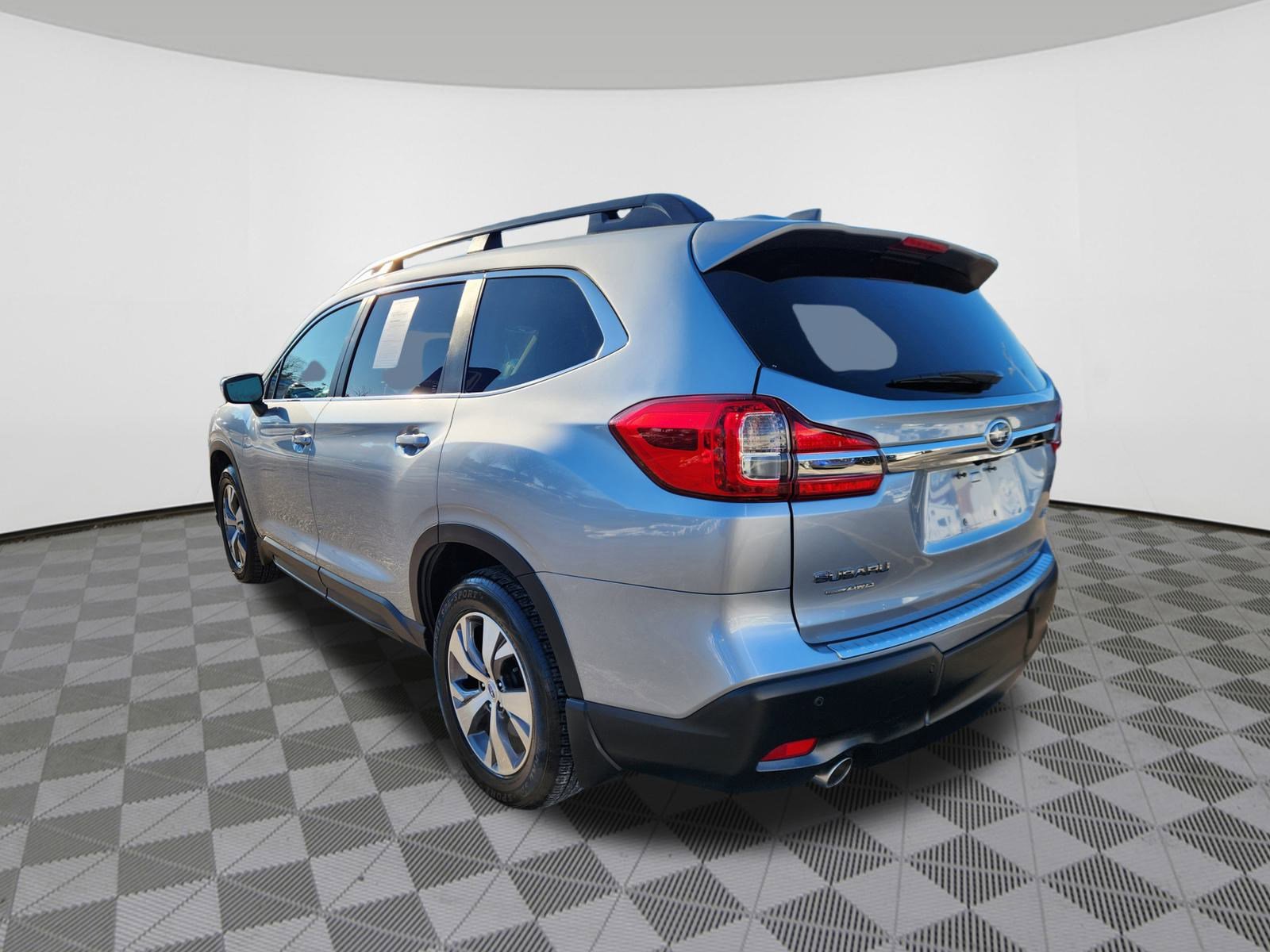 Used 2021 Subaru Ascent Premium w/ Convenience Package image 3