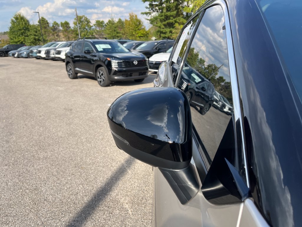 Used 2026 Nissan Rogue Platinum w/ Platinum Premium Package AWD/4WD image 39