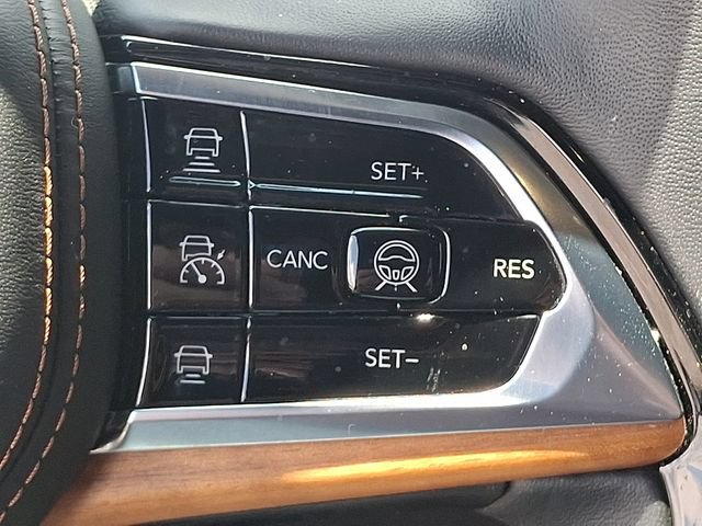 Used 2025 Jeep Grand Cherokee L Summit AWD/4WD image 22