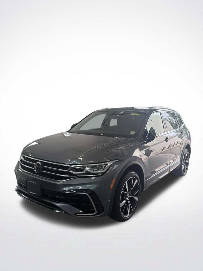 Used 2023 Volkswagen Tiguan SEL R-Line AWD/4WD image 3