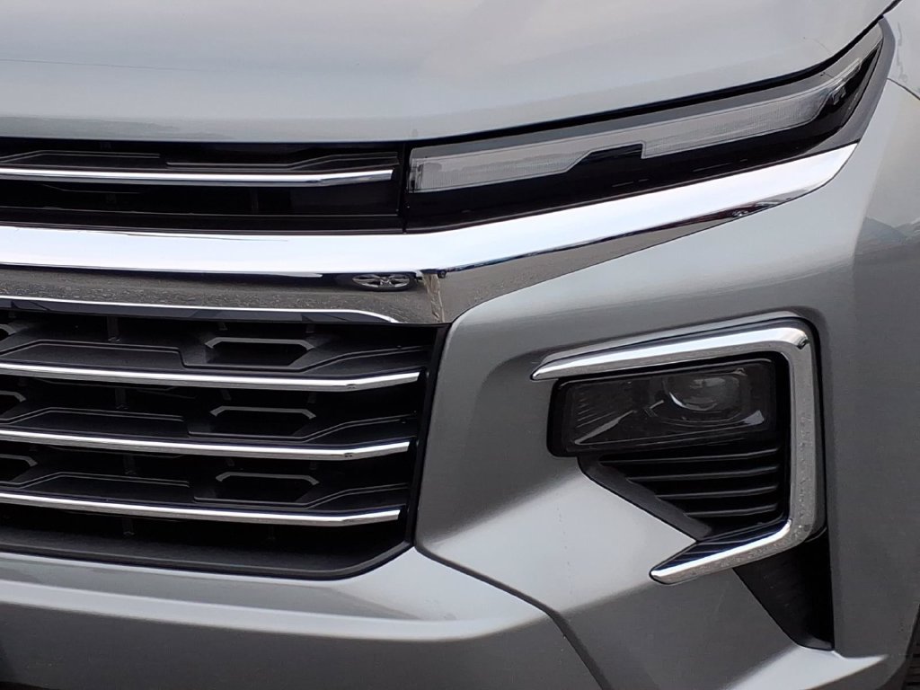 New 2027 Chevrolet Traverse LT w/ Sun and Wheel Package FWD image 7