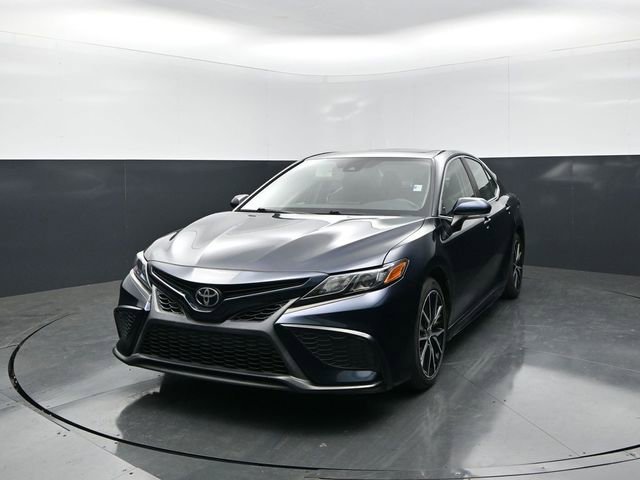 Used 2021 Toyota Camry SE w/ Convenience Package FWD image 4