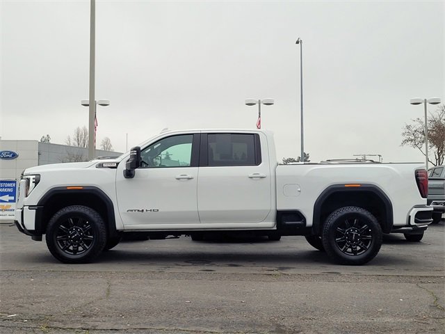 Used 2025 GMC Sierra 2500 AT4 image 9