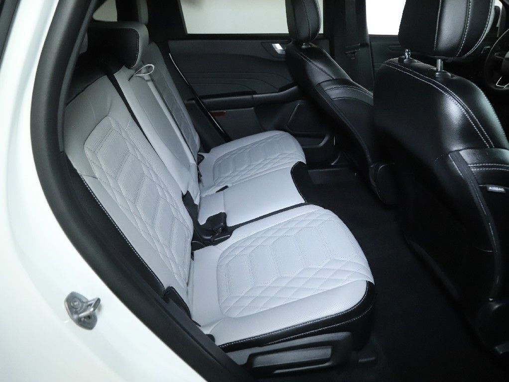 Used 2023 Ford Escape Platinum w/ Premium Technology Package AWD/4WD image 34