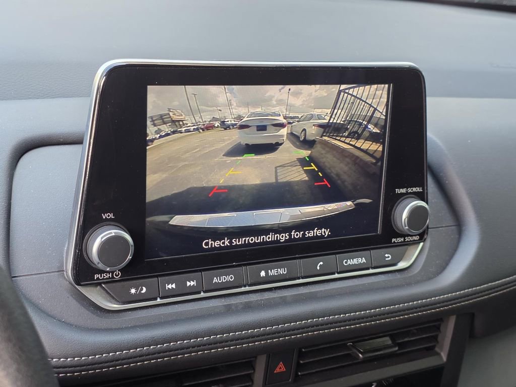 Used 2024 Nissan Rogue S image 12