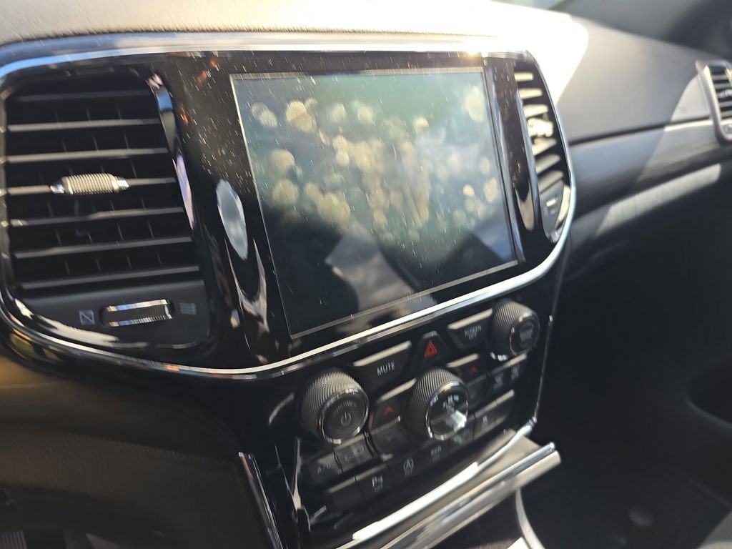 Used 2019 Jeep Grand Cherokee Altitude image 24