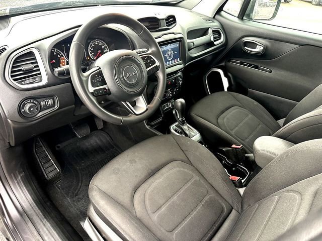 Used 2019 Jeep Renegade Latitude image 13