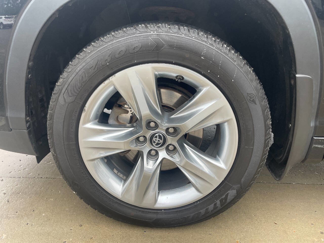 Used 2018 Toyota Highlander Limited image 6