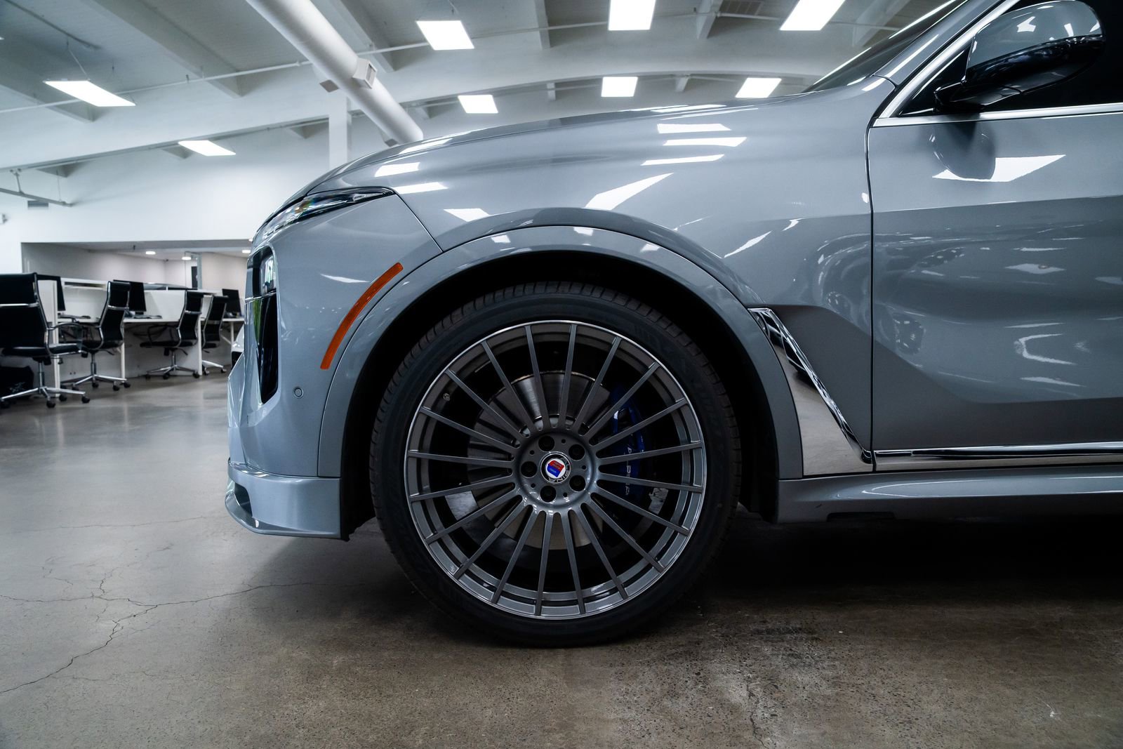 Used 2024 BMW ALPINA XB7 AWD/4WD image 4