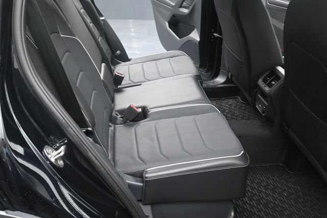 Used 2024 Volkswagen Tiguan SEL R-Line AWD/4WD image 22
