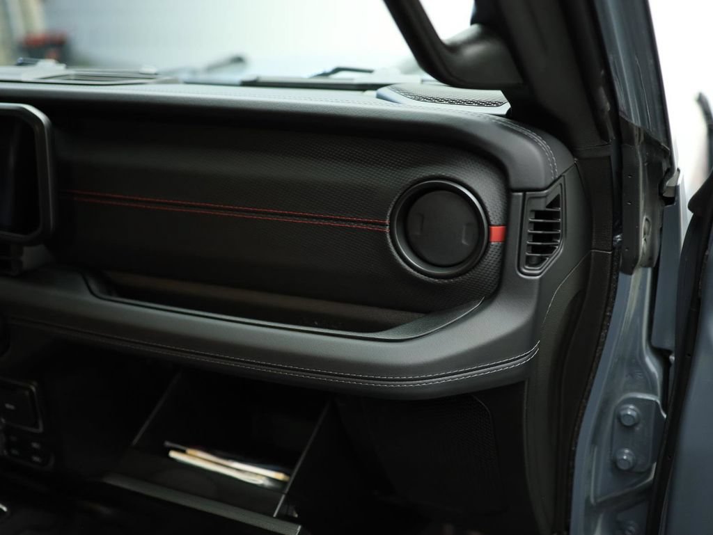 Used 2025 Jeep Wrangler Unlimited Rubicon AWD/4WD image 57
