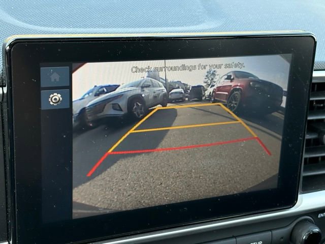 Used 2023 Hyundai Venue SEL image 13