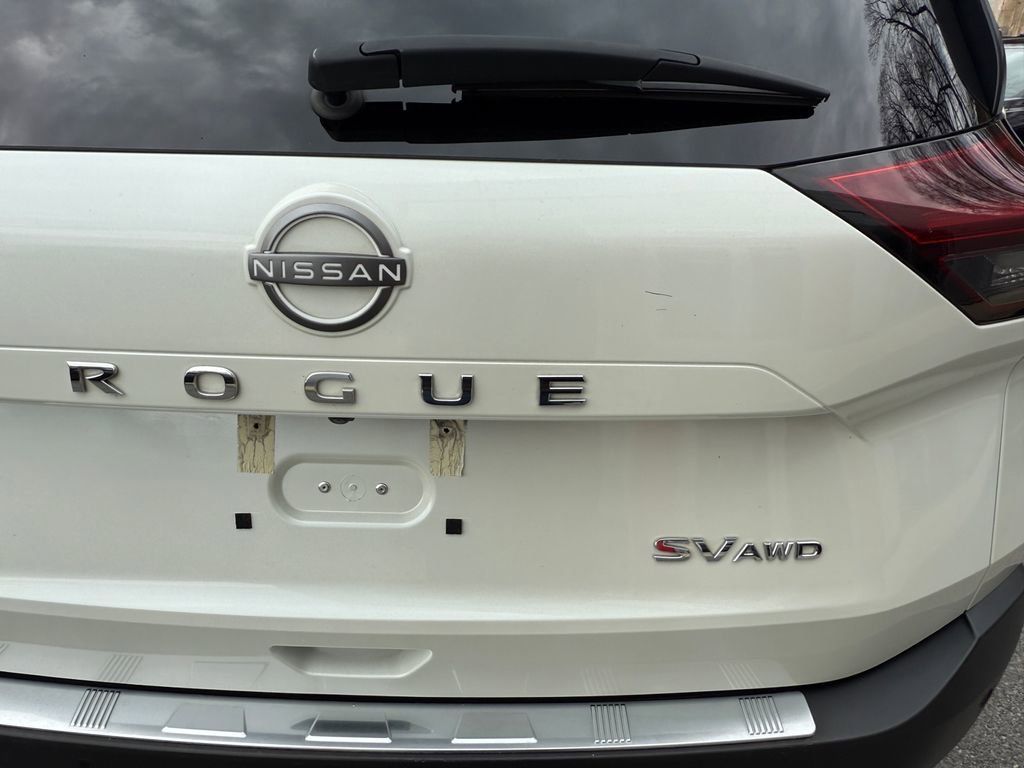 Used 2023 Nissan Rogue SV AWD/4WD image 32