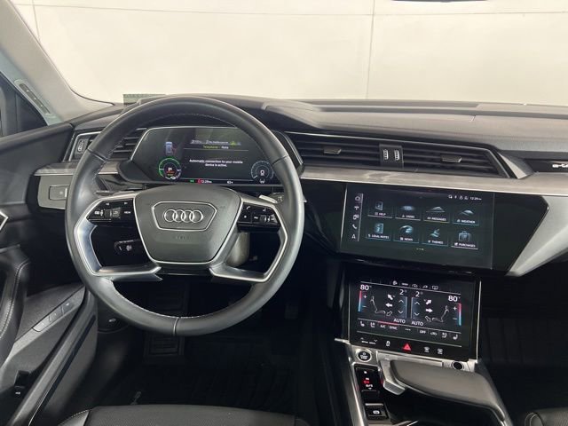 Used 2023 Audi e-tron Premium Plus w/ Premium Plus Package AWD/4WD image 12