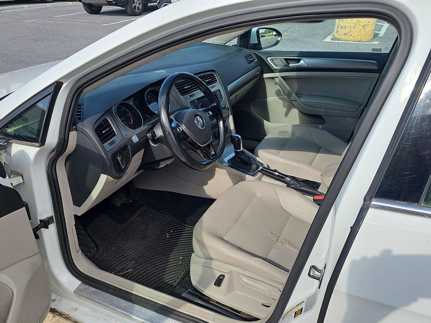 Used 2015 Volkswagen Golf TDI S FWD image 17